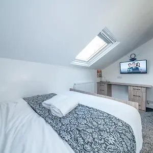 *ra12s* For Your Relaxed & Cosy + Free Parking + Free Fast Wifi * Homestay
