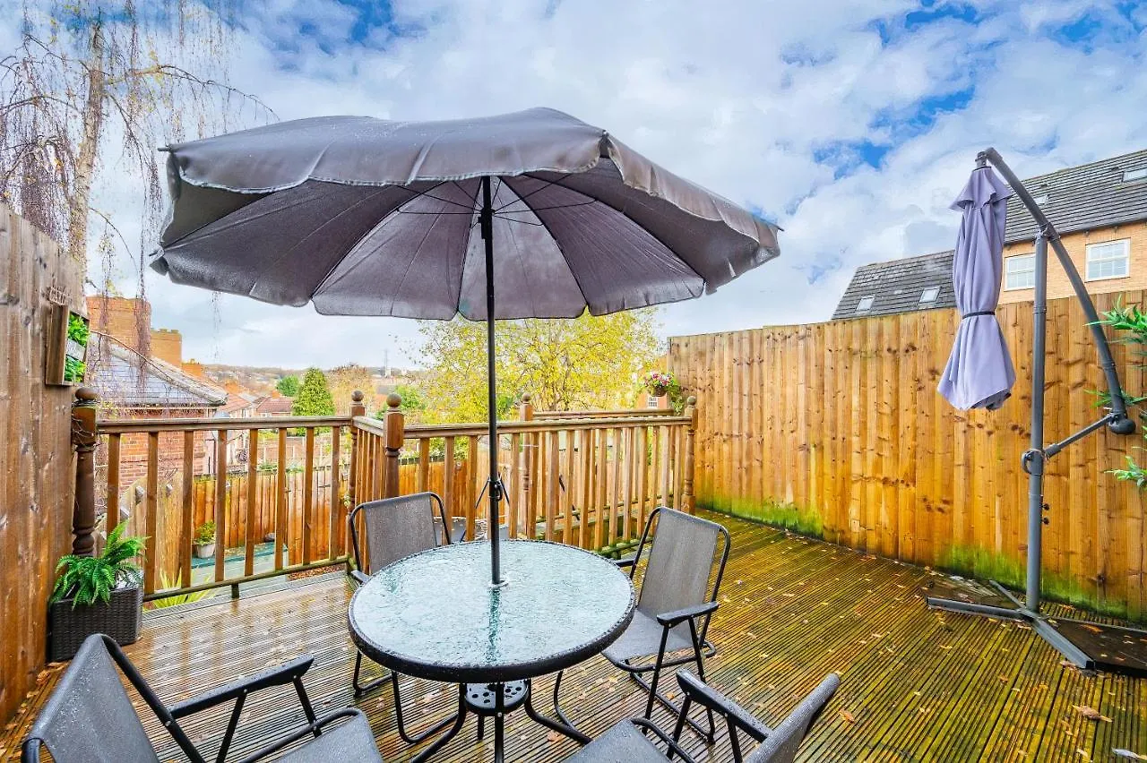*Ra27R* For Your Most Relaxed & Cosy Stay + Free Parking + Free Fast Wifi * Leeds  0*, Leeds (West Yorkshire)